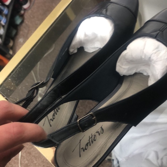 Trotters women’s deep blue slingback kitten heel size 7 - Picture 3 of 6